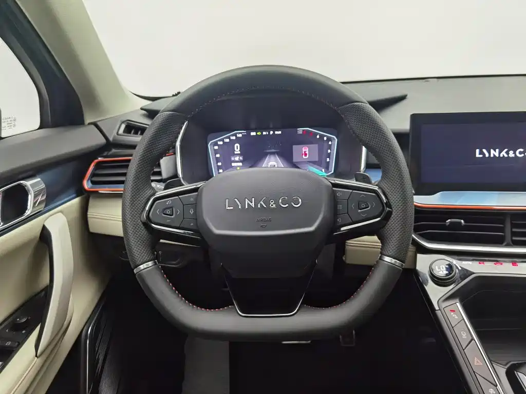 Lynk & Co 06 — миниатюра 11