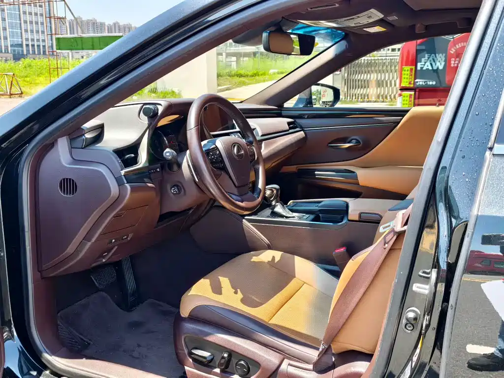 Lexus ES — миниатюра 2