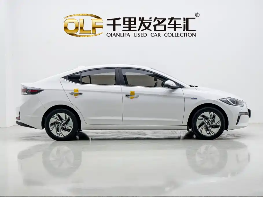 Hyundai Elantra PHEV — миниатюра 8