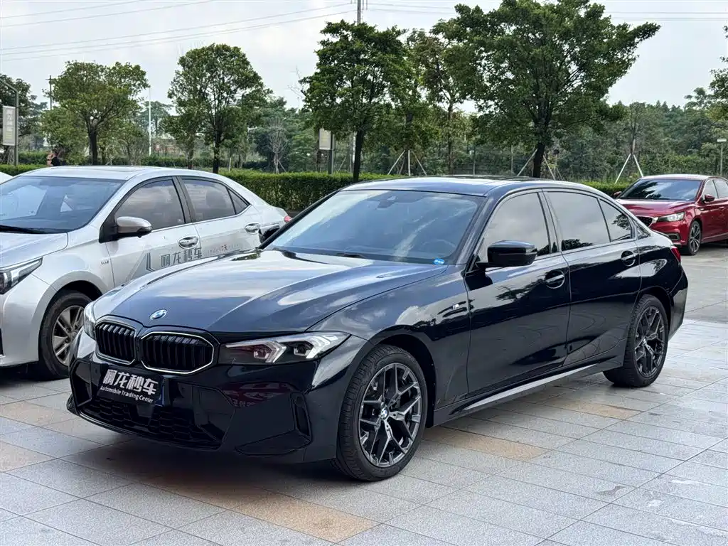 宝马3系 2025款 330Li M运动曜夜套装 2025