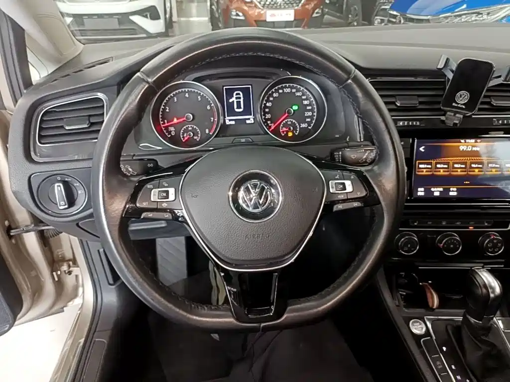 Volkswagen Golf — миниатюра 11