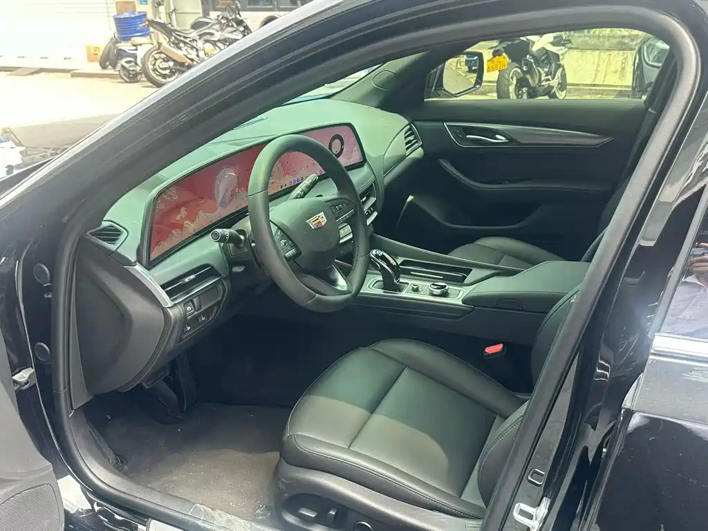 Cadillac CT5 — миниатюра 4