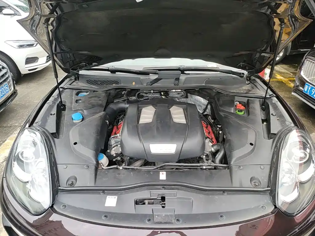 Porsche Cayenne — миниатюра 20