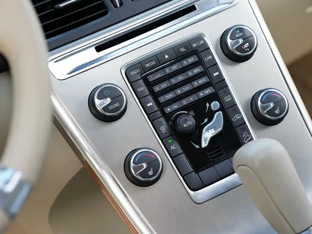 Volvo XC60 (Import) — миниатюра 36