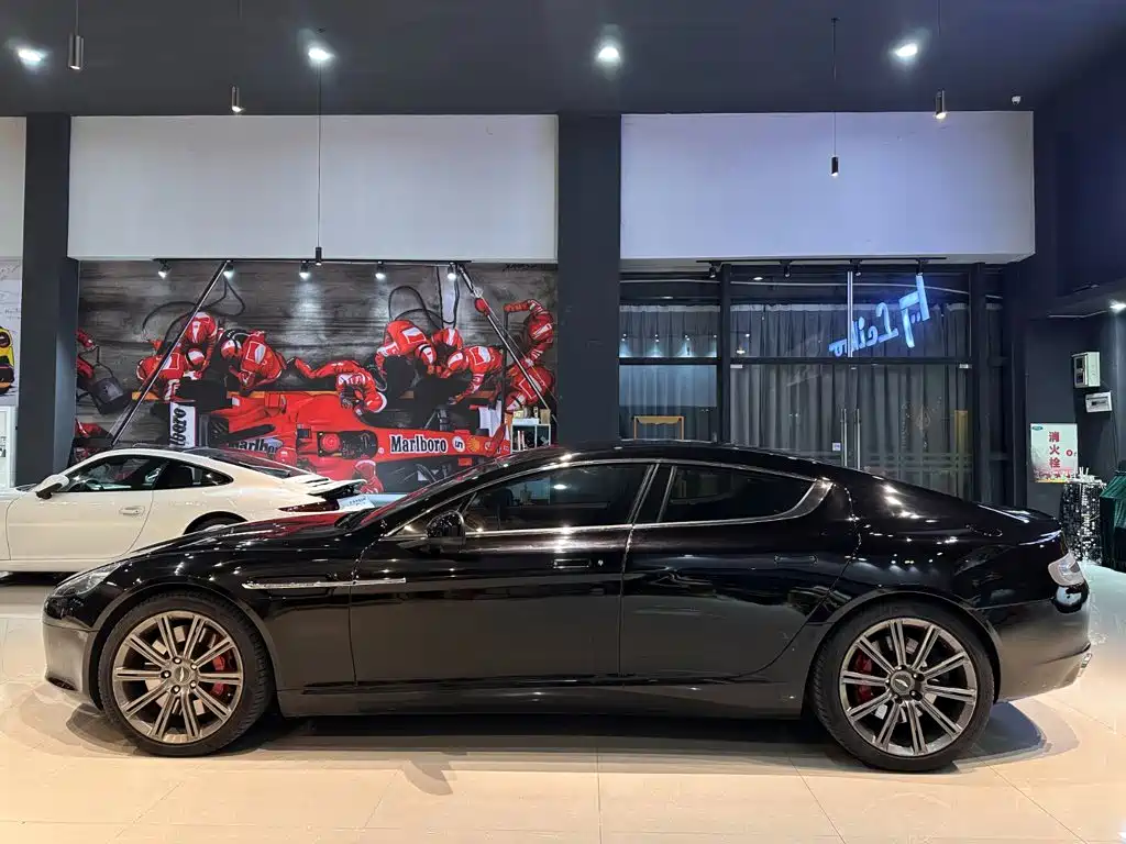 Aston Martin Rapide — миниатюра 4