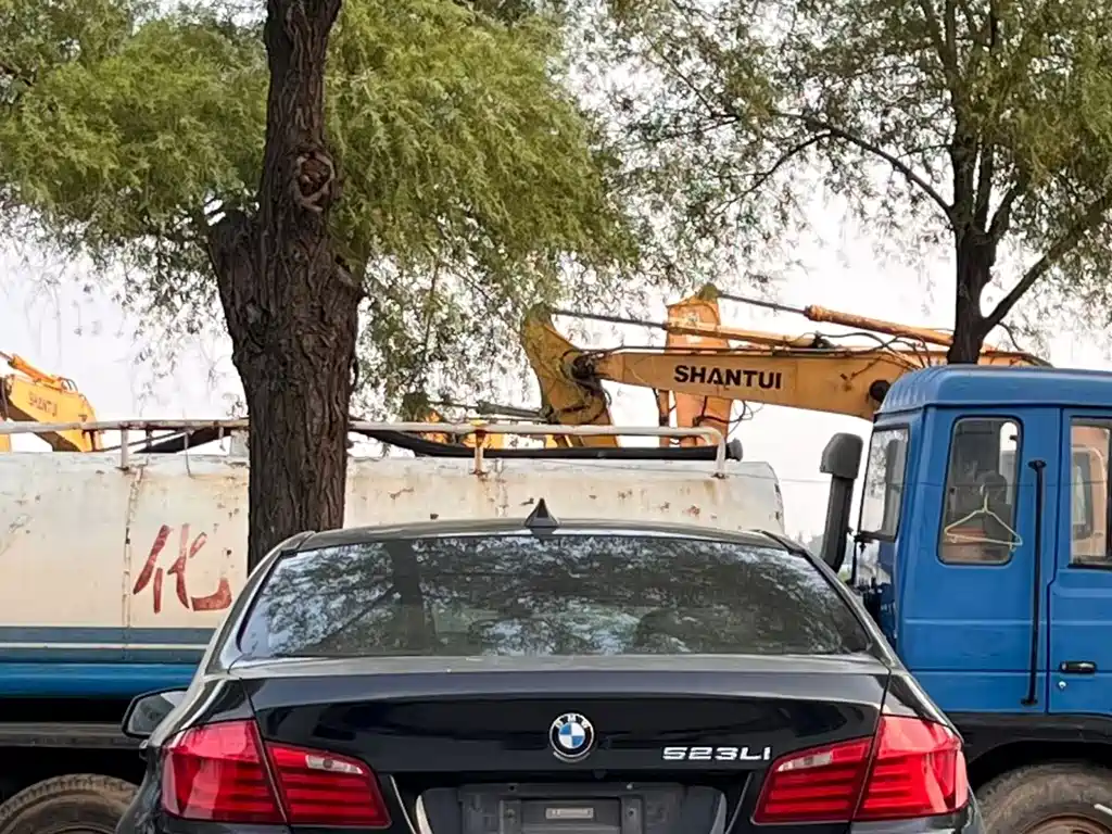 BMW 5 Series — миниатюра 7