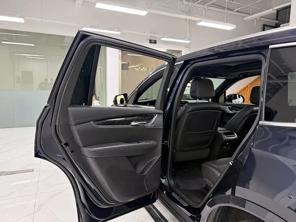 Cadillac XT6 — миниатюра 13