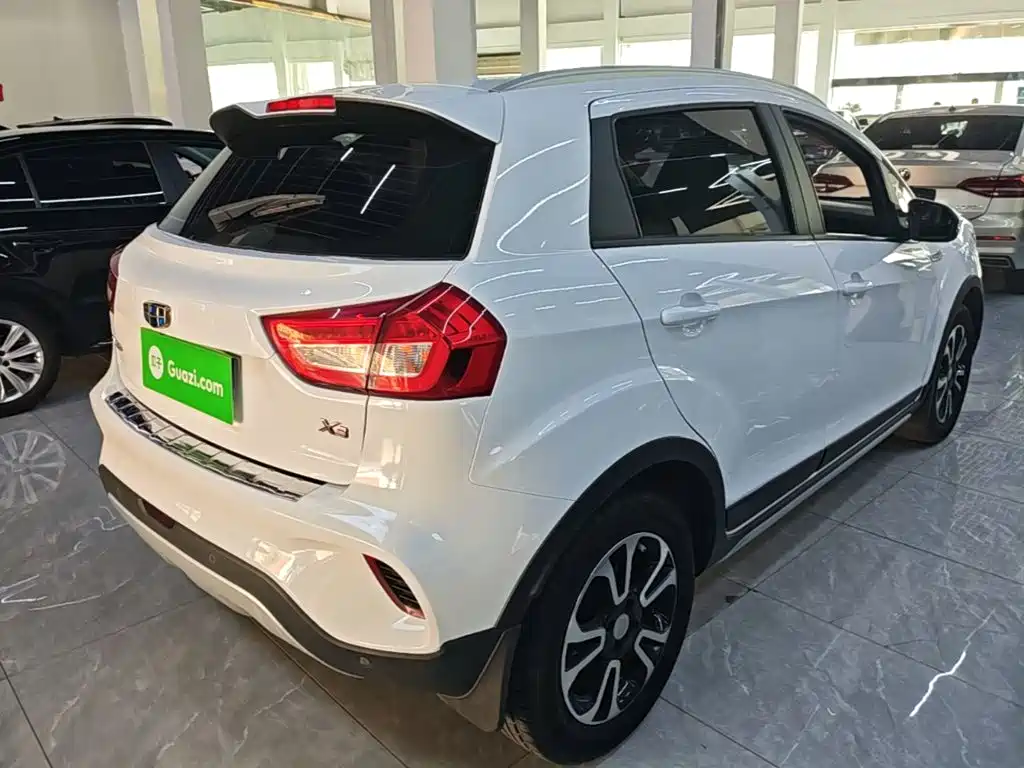 Geely Vision X3 — миниатюра 7