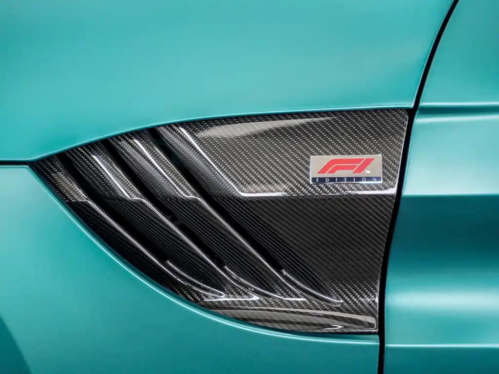 Aston Martin V8 Vantage — миниатюра 15