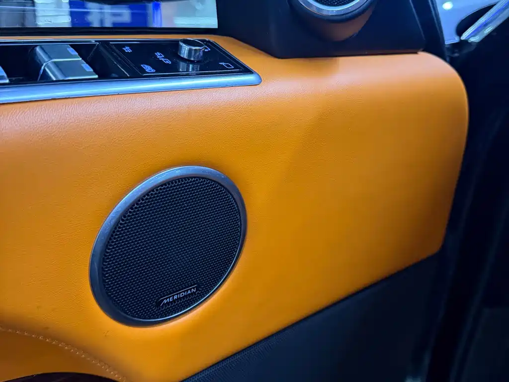 Land Rover Range Rover — миниатюра 6