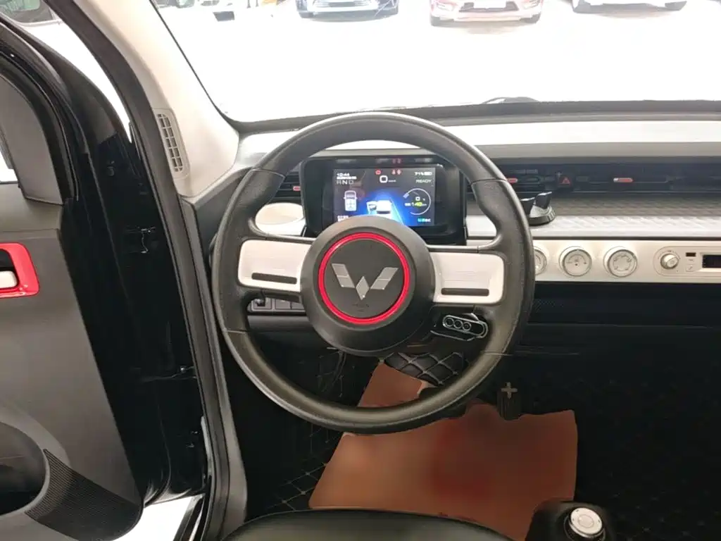 Wuling MINIEV — миниатюра 11