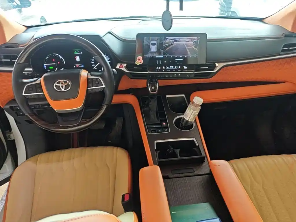 Toyota Granvia — миниатюра 10