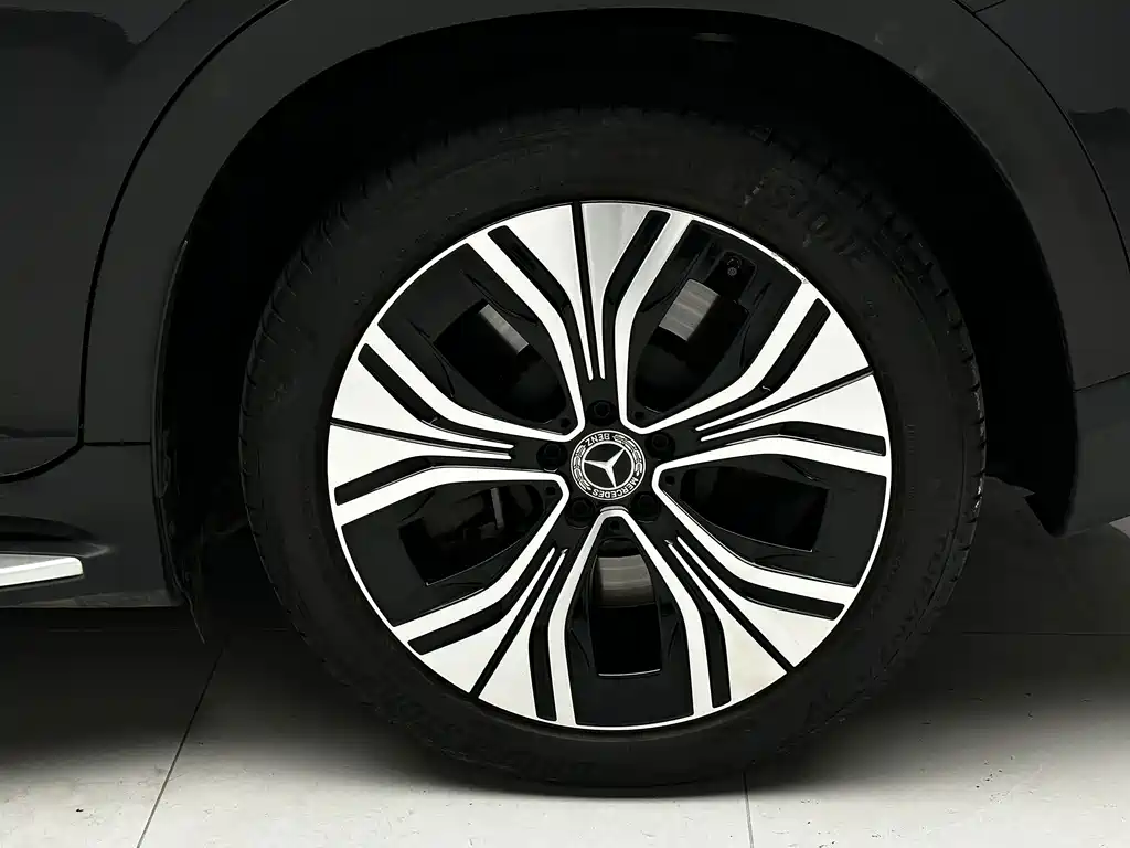 Mercedes-Benz EQE SUV — миниатюра 16