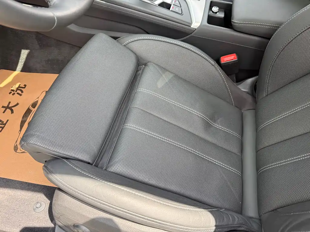 Audi A4L — миниатюра 21
