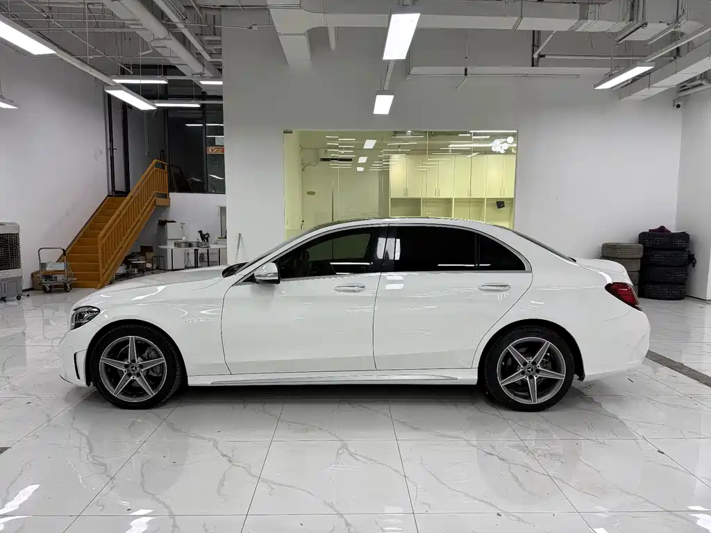 Mercedes-Benz C-Class — миниатюра 3