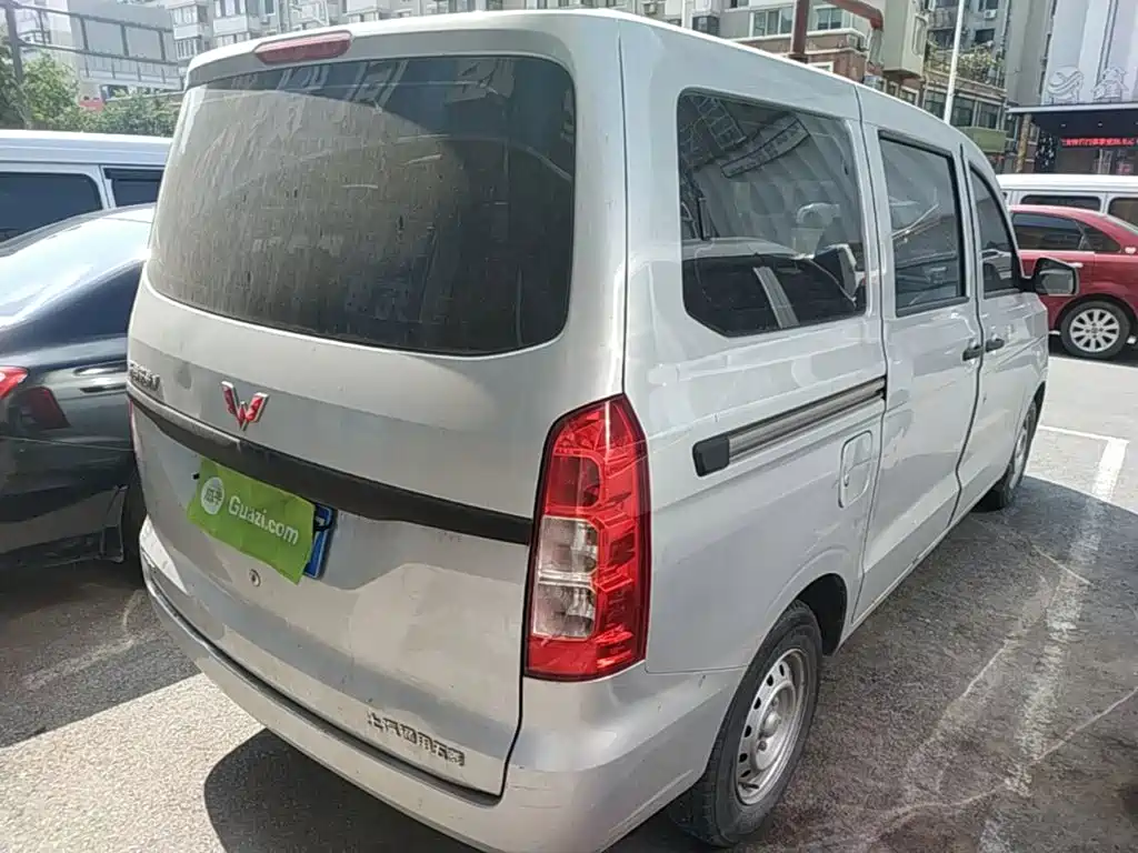 Wuling Hongguang V — миниатюра 7