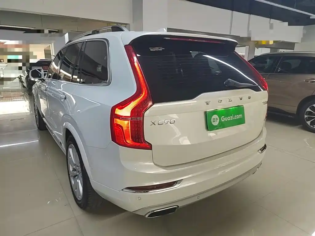 Volvo XC90 — миниатюра 5