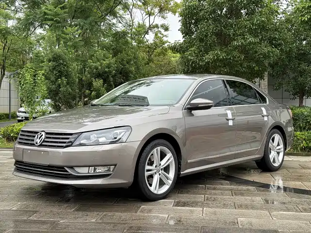 VOLKSWAGEN PASSAT 2016