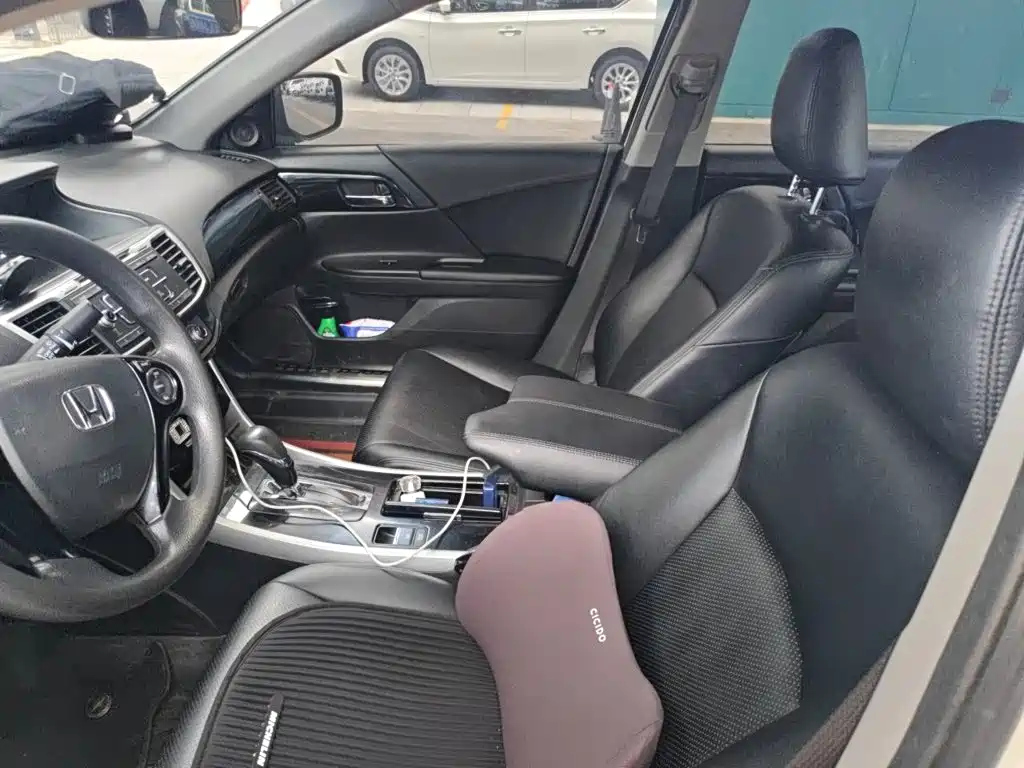 Honda Accord — миниатюра 16