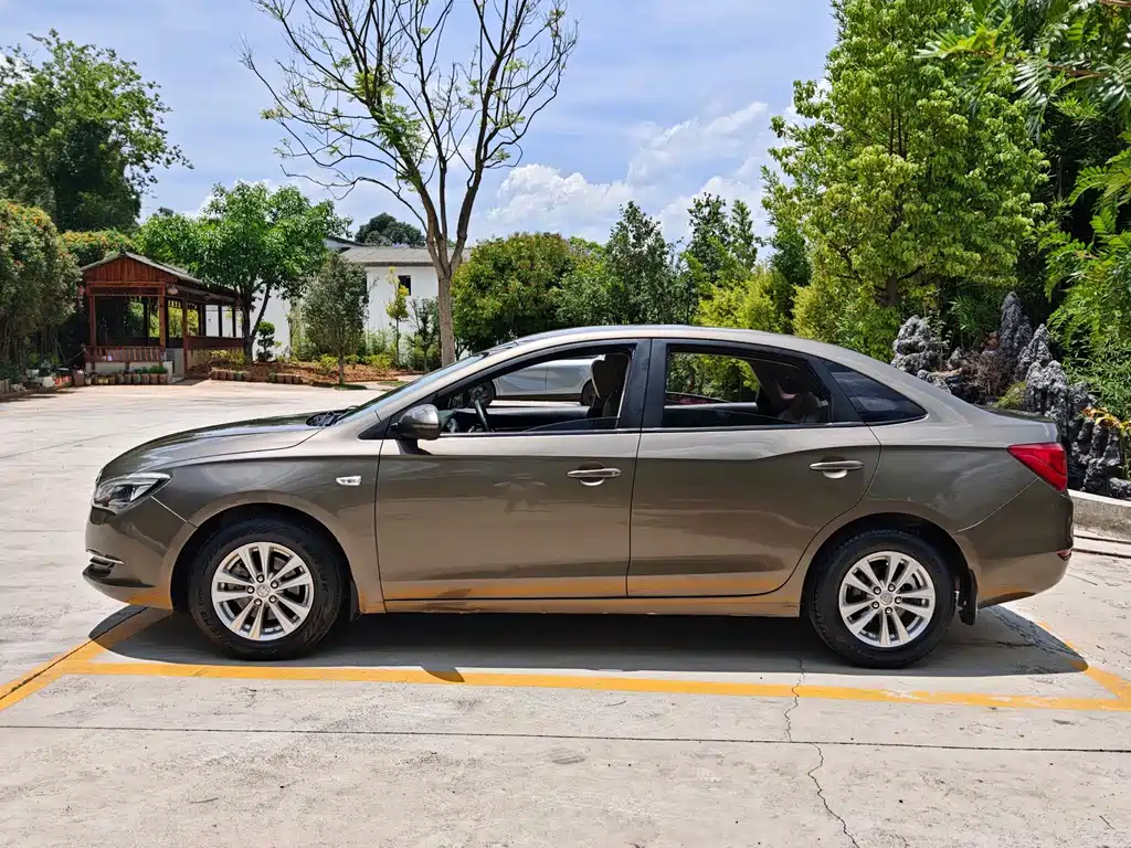 Buick Excelle 2015 15N MT