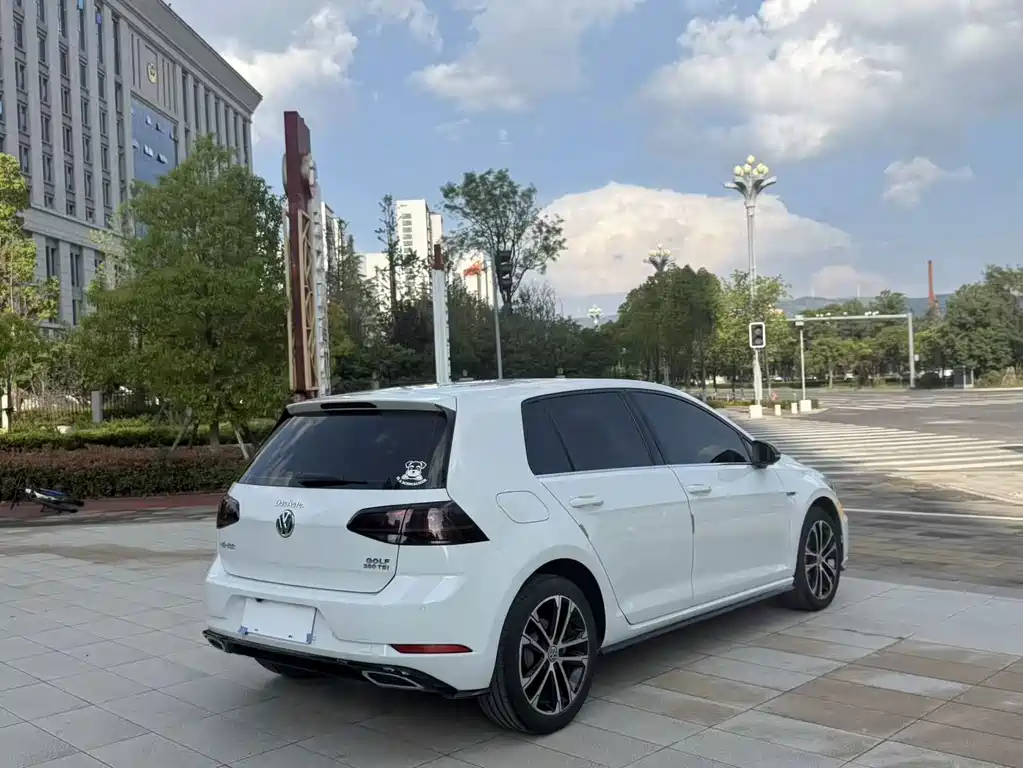 Volkswagen Golf — миниатюра 4