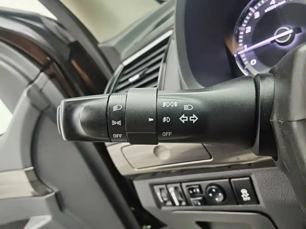 Isuzu MU-X — миниатюра 21