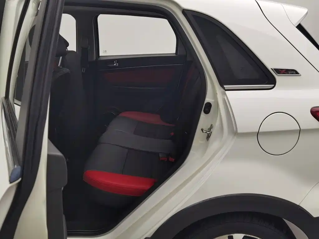 BAIC Senova X25 — миниатюра 15