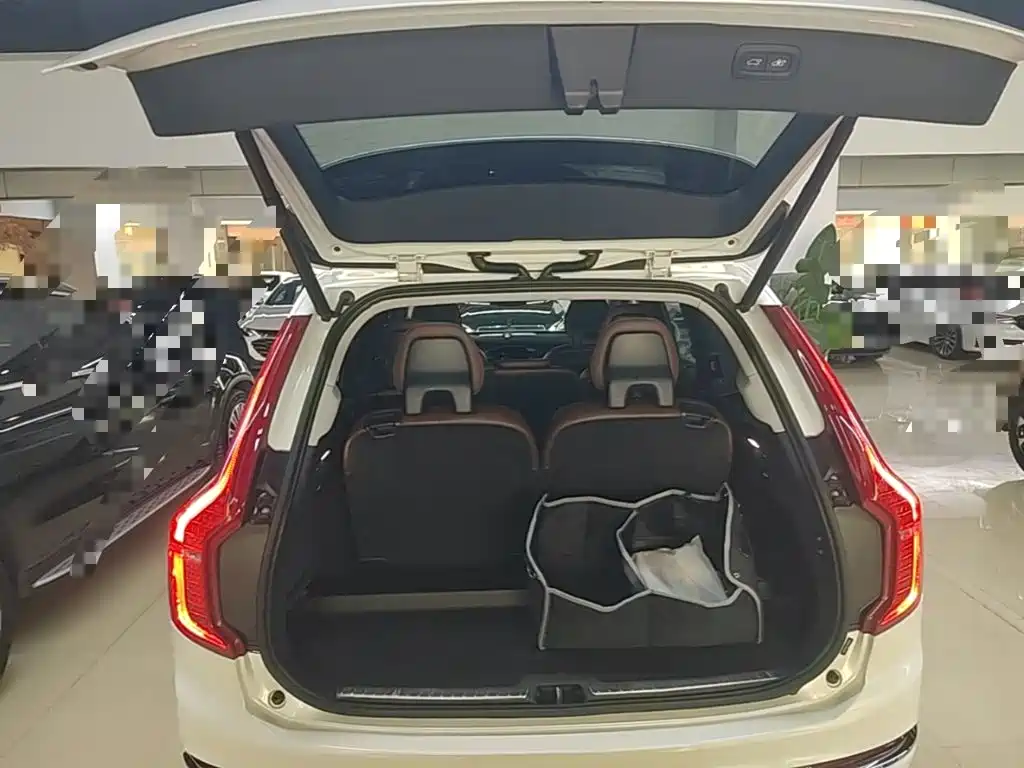 Volvo XC90 — миниатюра 19