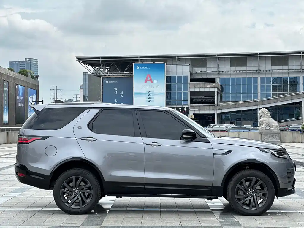 Land Rover Discovery — миниатюра 7