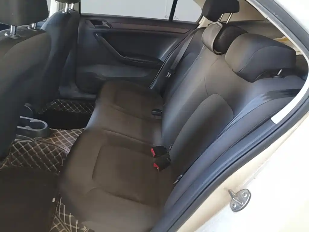 Volkswagen Jetta — миниатюра 17