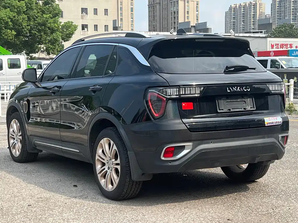 Lynk & Co 01 — миниатюра 3