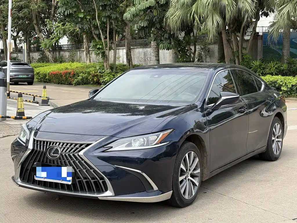 Купить Lexus ES
