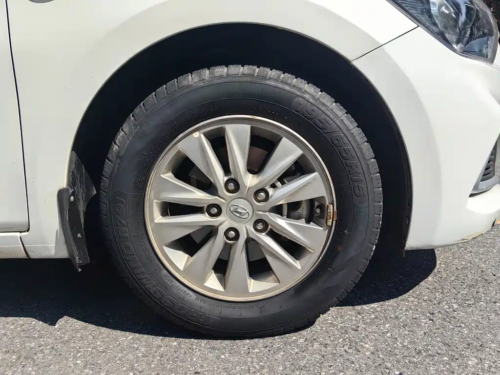 Hyundai Elantra — миниатюра 19