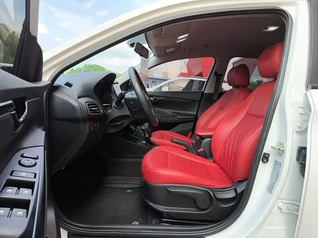 Hyundai Elantra — миниатюра 16