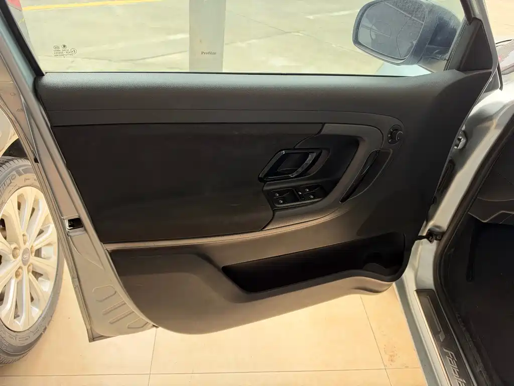 Skoda Fabia — миниатюра 12