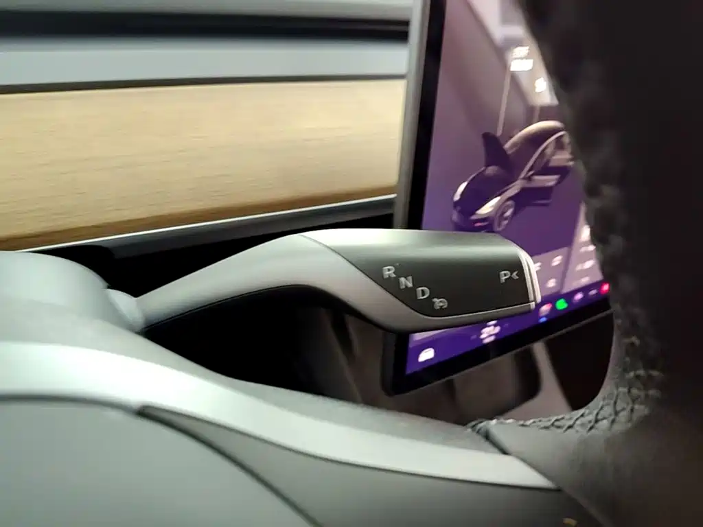 Tesla Model 3 — миниатюра 14