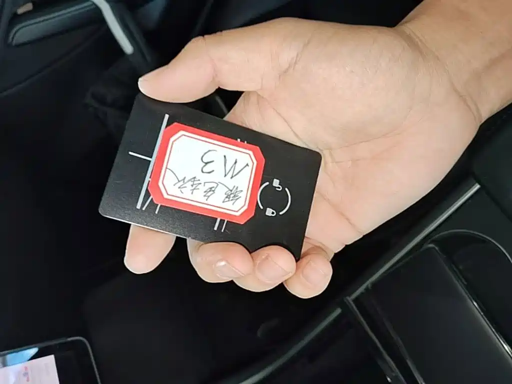 Tesla Model 3 — миниатюра 9