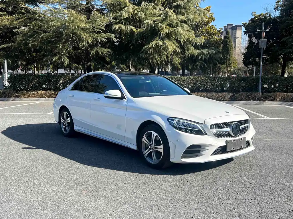 Mercedes-Benz C-Class — миниатюра 2