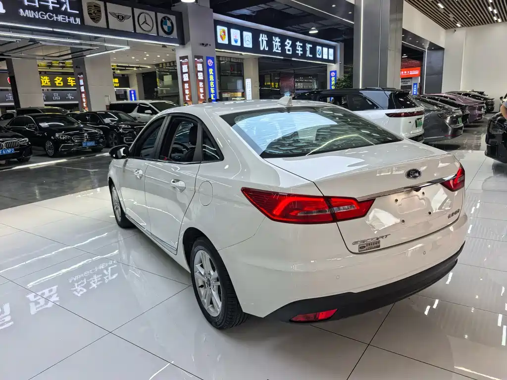 Ford Escort — миниатюра 15