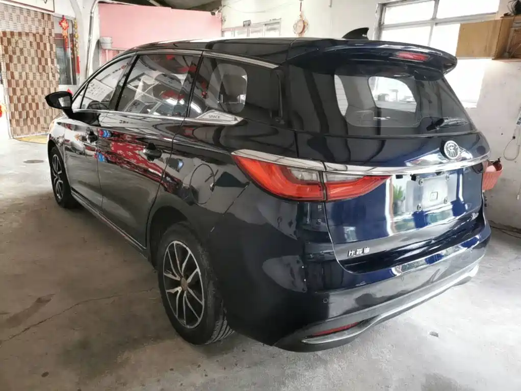 BYD MAX — миниатюра 5