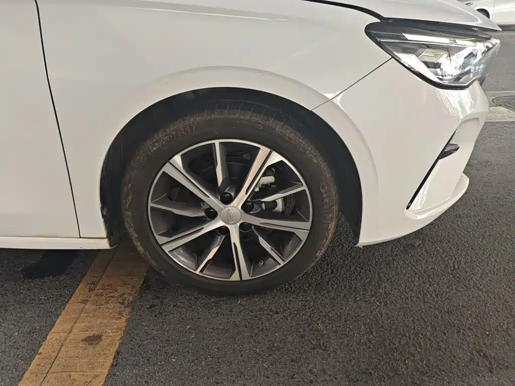 Geely Emgrand — миниатюра 24