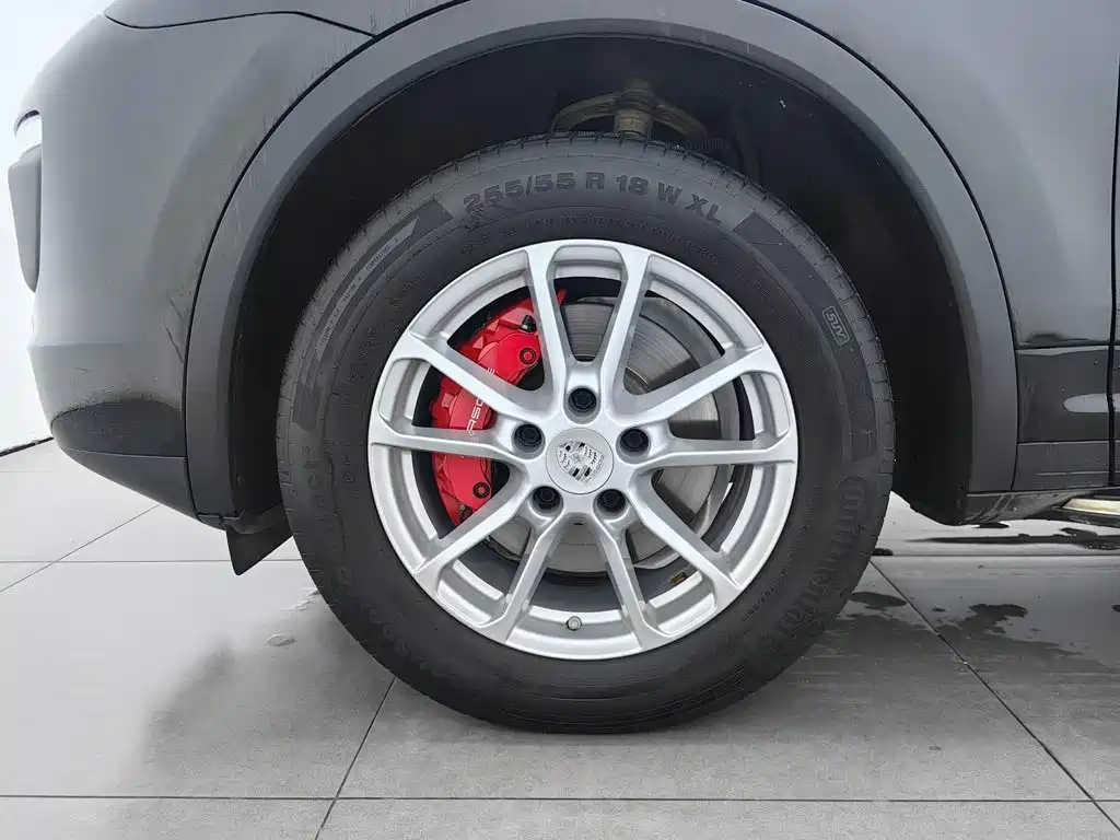 Porsche Cayenne — миниатюра 12