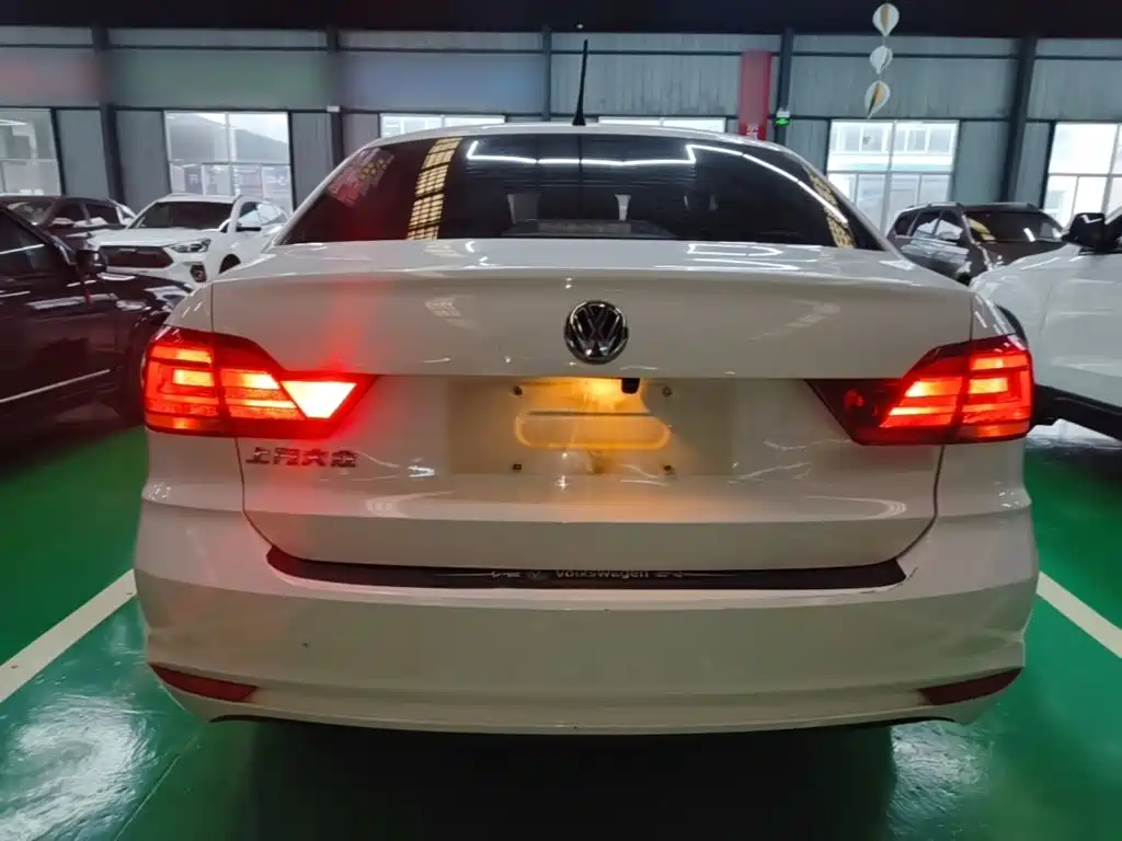 Volkswagen Santana — миниатюра 6