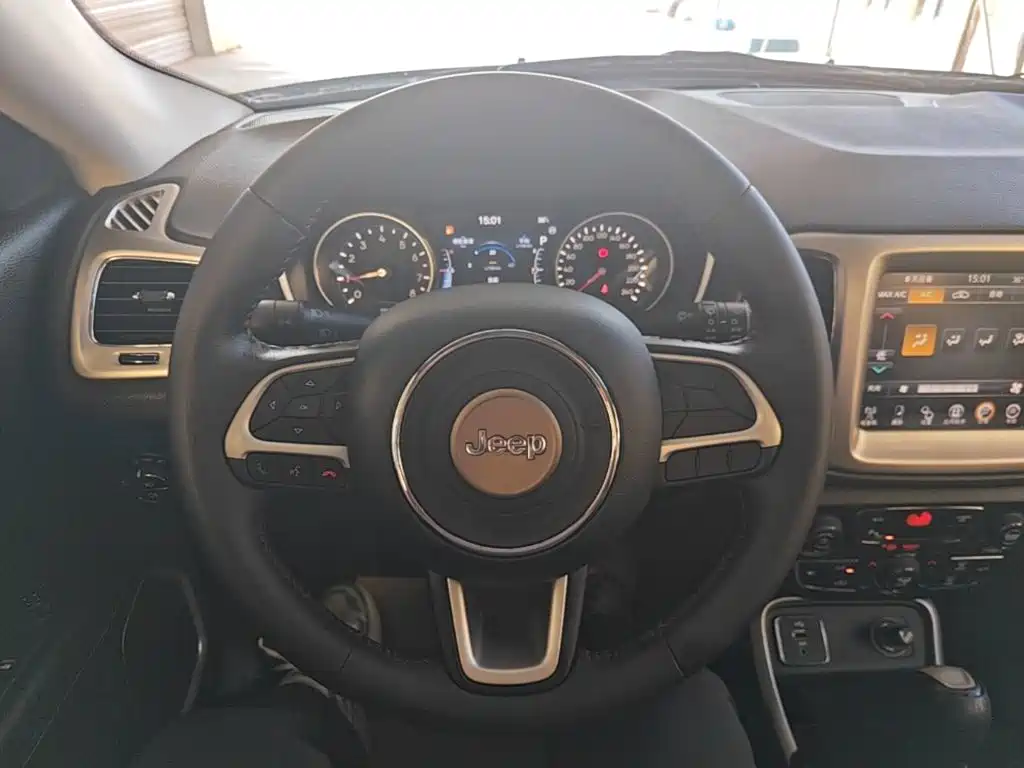 Jeep Compass — миниатюра 11