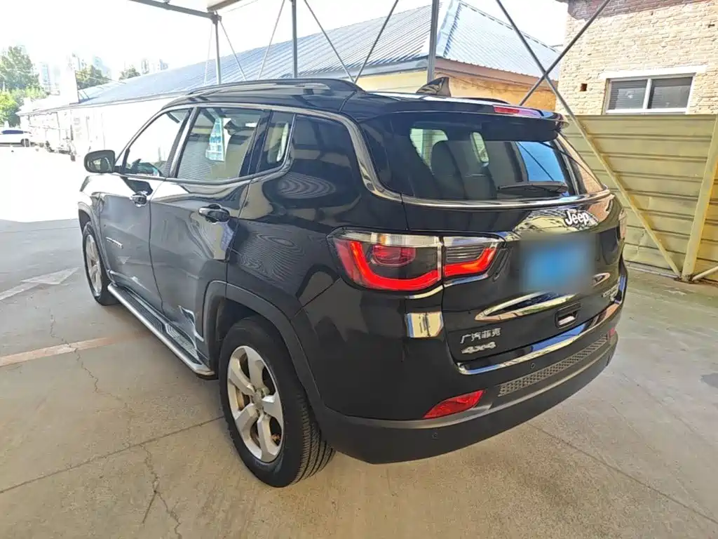 Jeep Compass — миниатюра 5