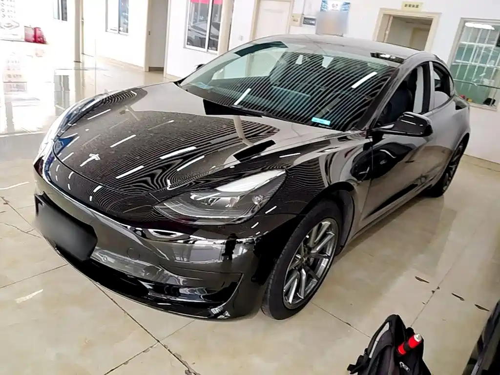 Tesla Model 3 — миниатюра 2