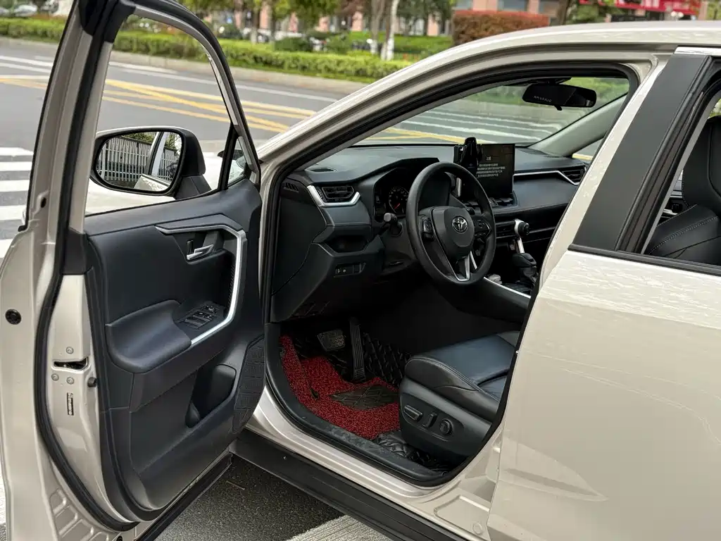 Toyota Wildlander 2020 2.0L CVT Luxury