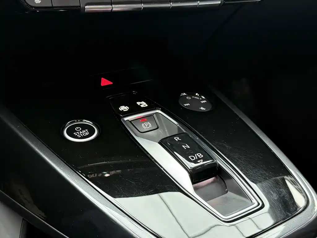 Audi Q4 e-tron — миниатюра 9