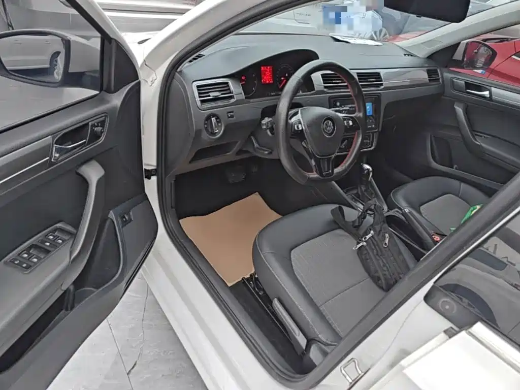 Volkswagen Santana — миниатюра 16