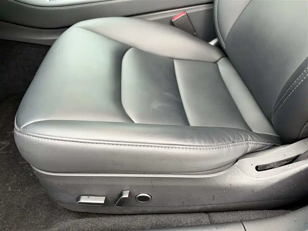 Tesla Model 3 — миниатюра 33
